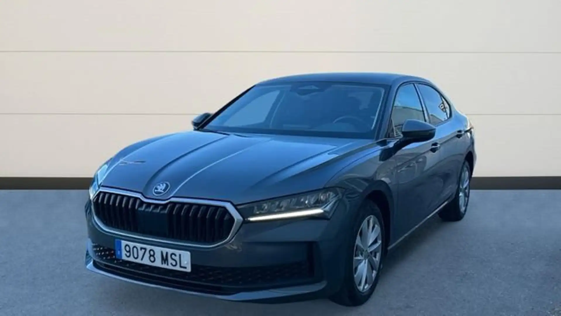 Skoda Superb 2.0 TDI Essence DSG 110kW Gris - 2
