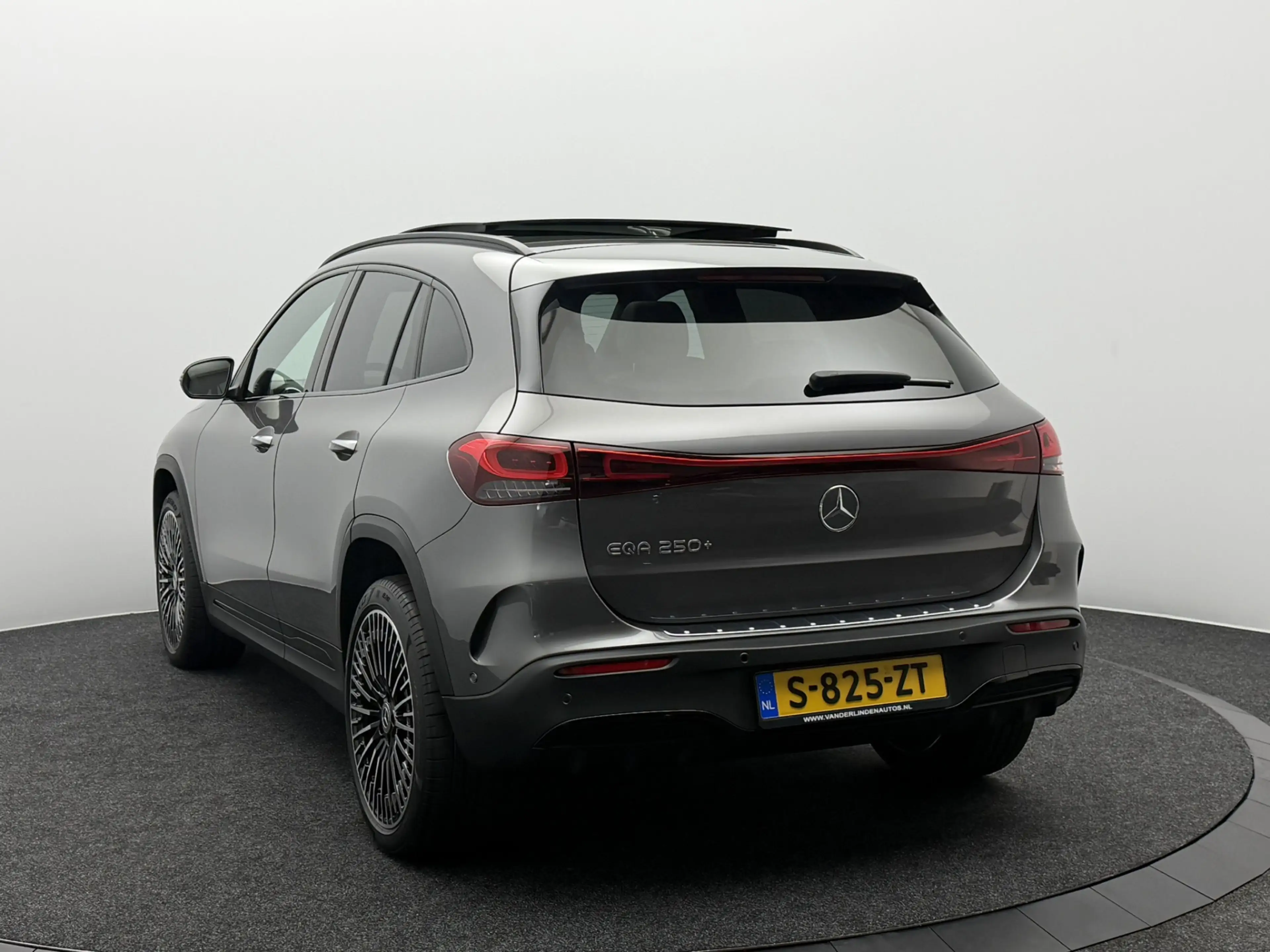 Mercedes-Benz EQA 250 250+ AMG Line 71 kWh SOH 96,2% | Panoramadak | 360 — photo 11