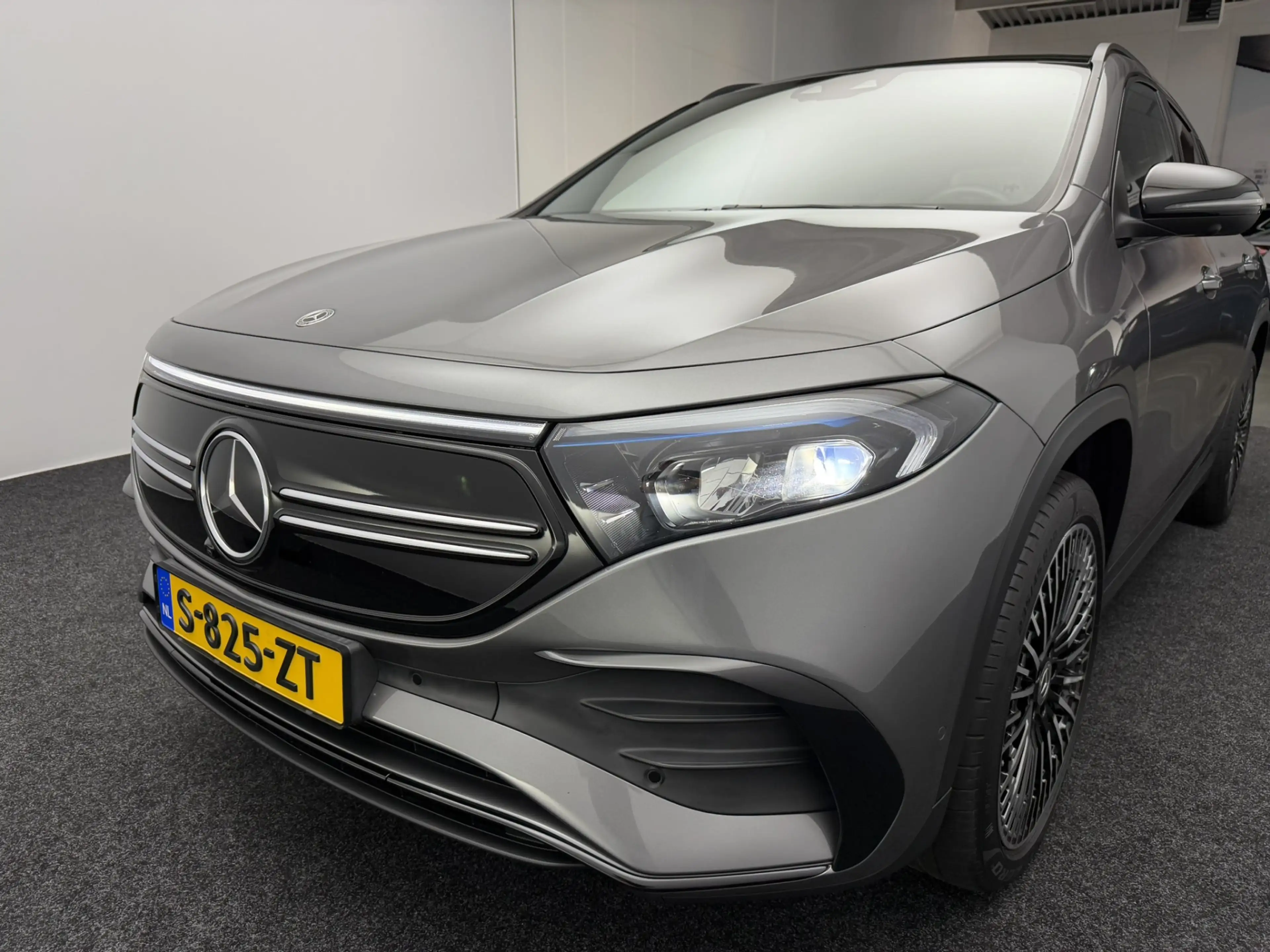 Mercedes-Benz EQA 250 250+ AMG Line 71 kWh SOH 96,2% | Panoramadak | 360 — photo 13