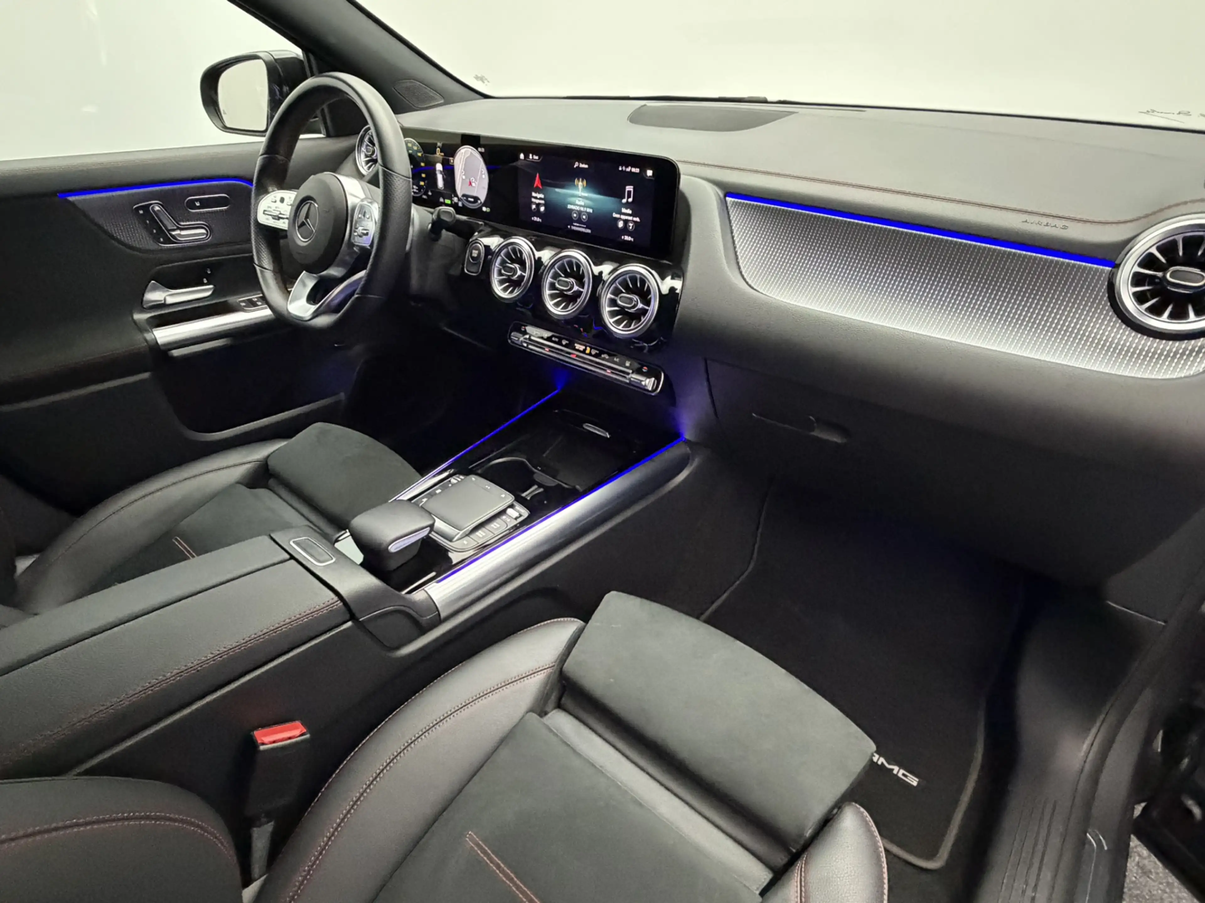 Mercedes-Benz EQA 250 250+ AMG Line 71 kWh SOH 96,2% | Panoramadak | 360 — photo 14