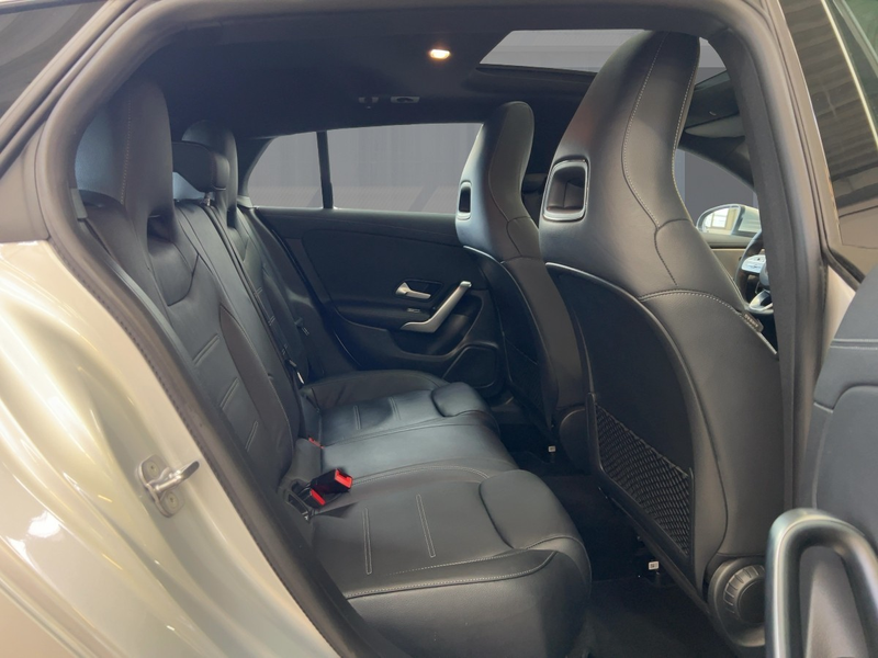 Mercedes-Benz CLA 180 AMG Line  Pano Sitzheizung — photo 9