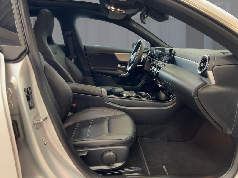 Mercedes-Benz CLA 180 AMG Line  Pano Sitzheizung — photo 8