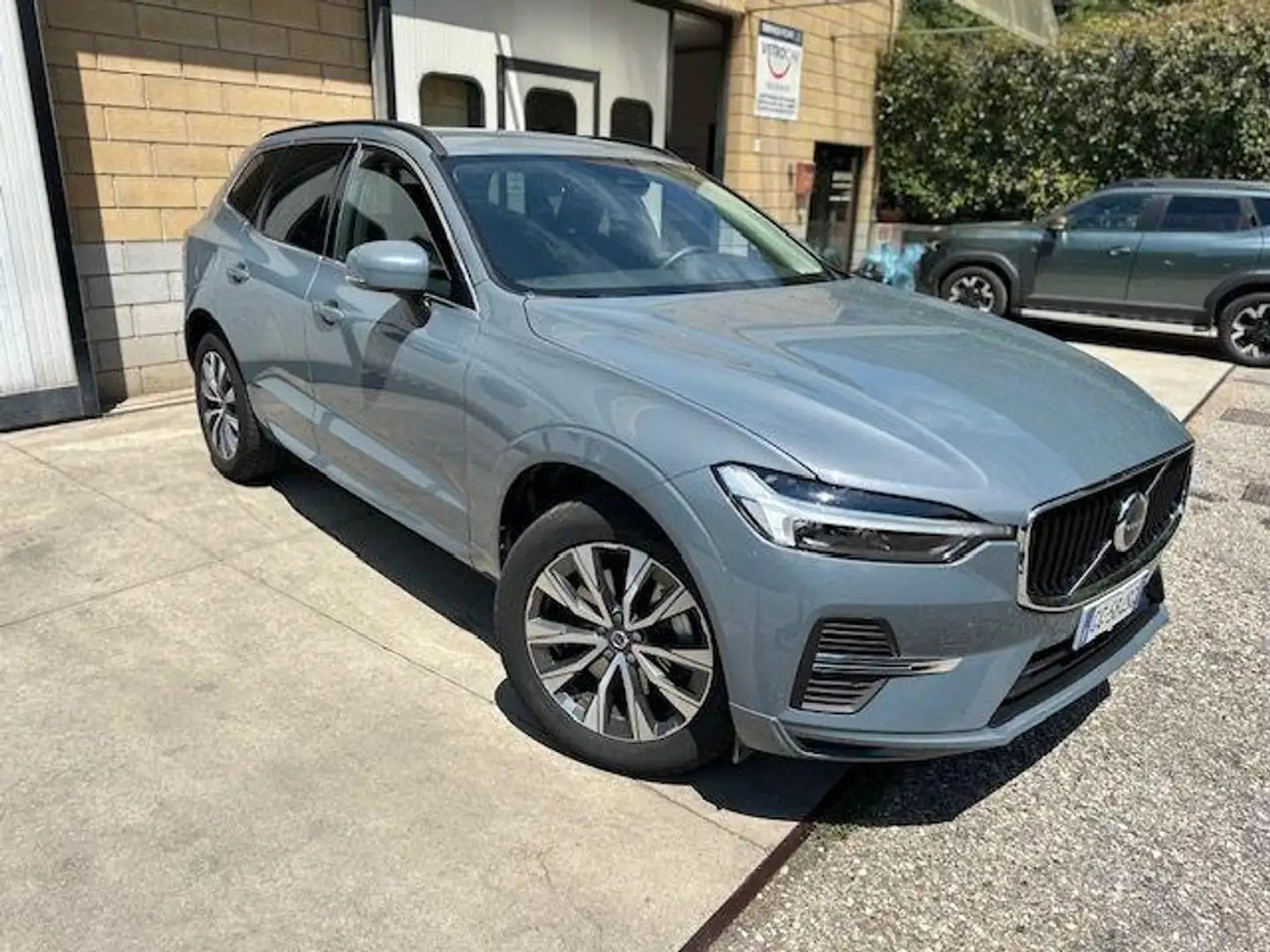 Volvo XC60 2.0 b4 Inscription auto Grigio - 1