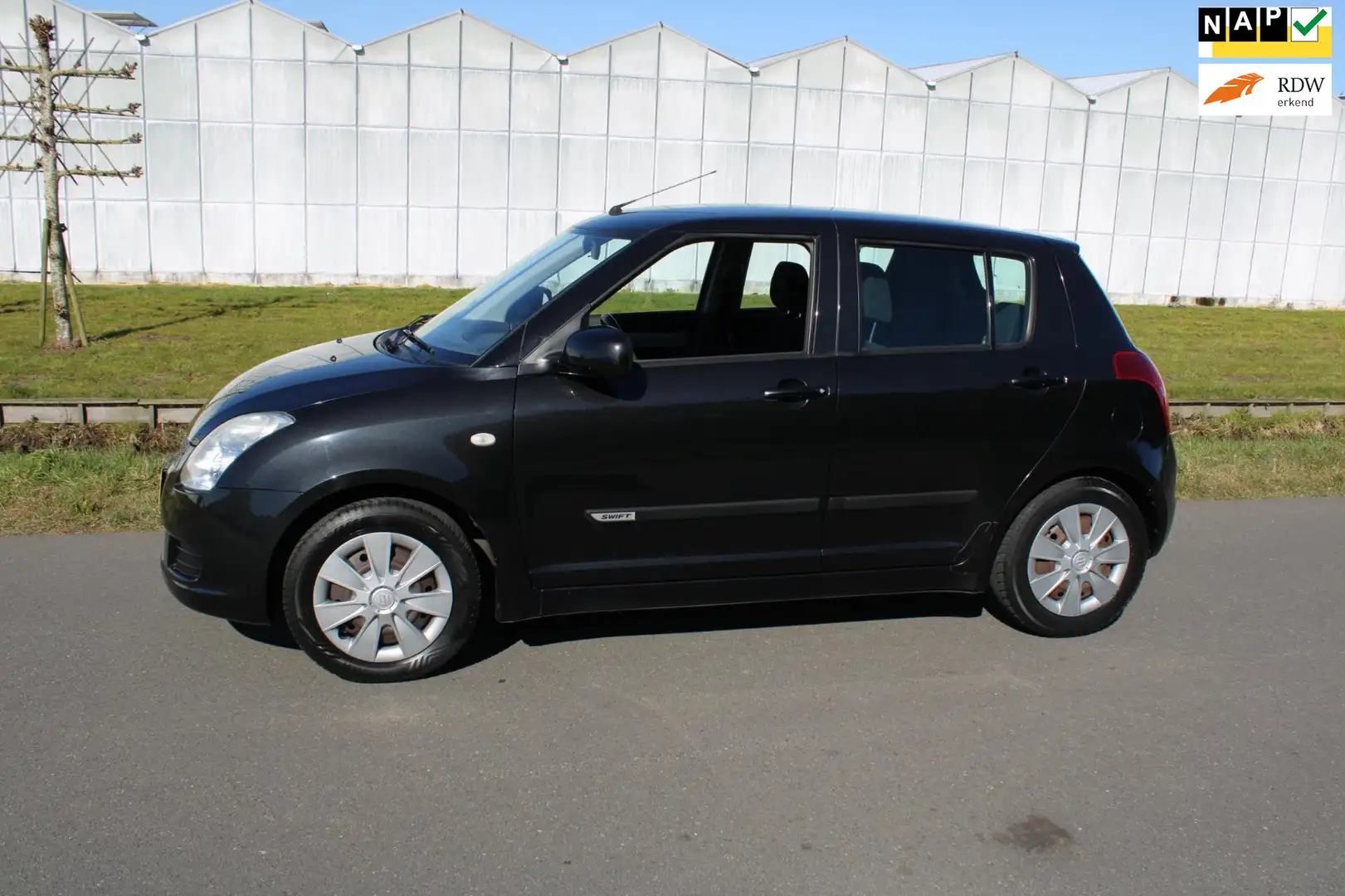 Suzuki Swift 1.3 Cool met Airco met Nieuwe Koppeling Zwart - 1