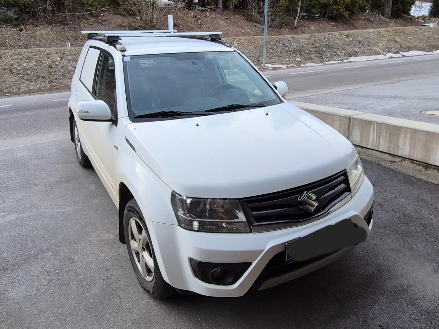 Suzuki Grand Vitara Grand Vitara 1,9 DDiS VX-E Special L2 VX-E Special L2 Weiß - 2
