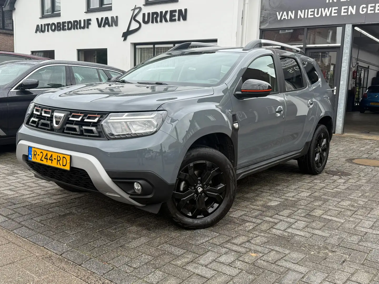 Dacia Duster 1.0 TCe Bi-Fuel Extreme, Trekhaak,Apple Carplay/An Grigio - 1
