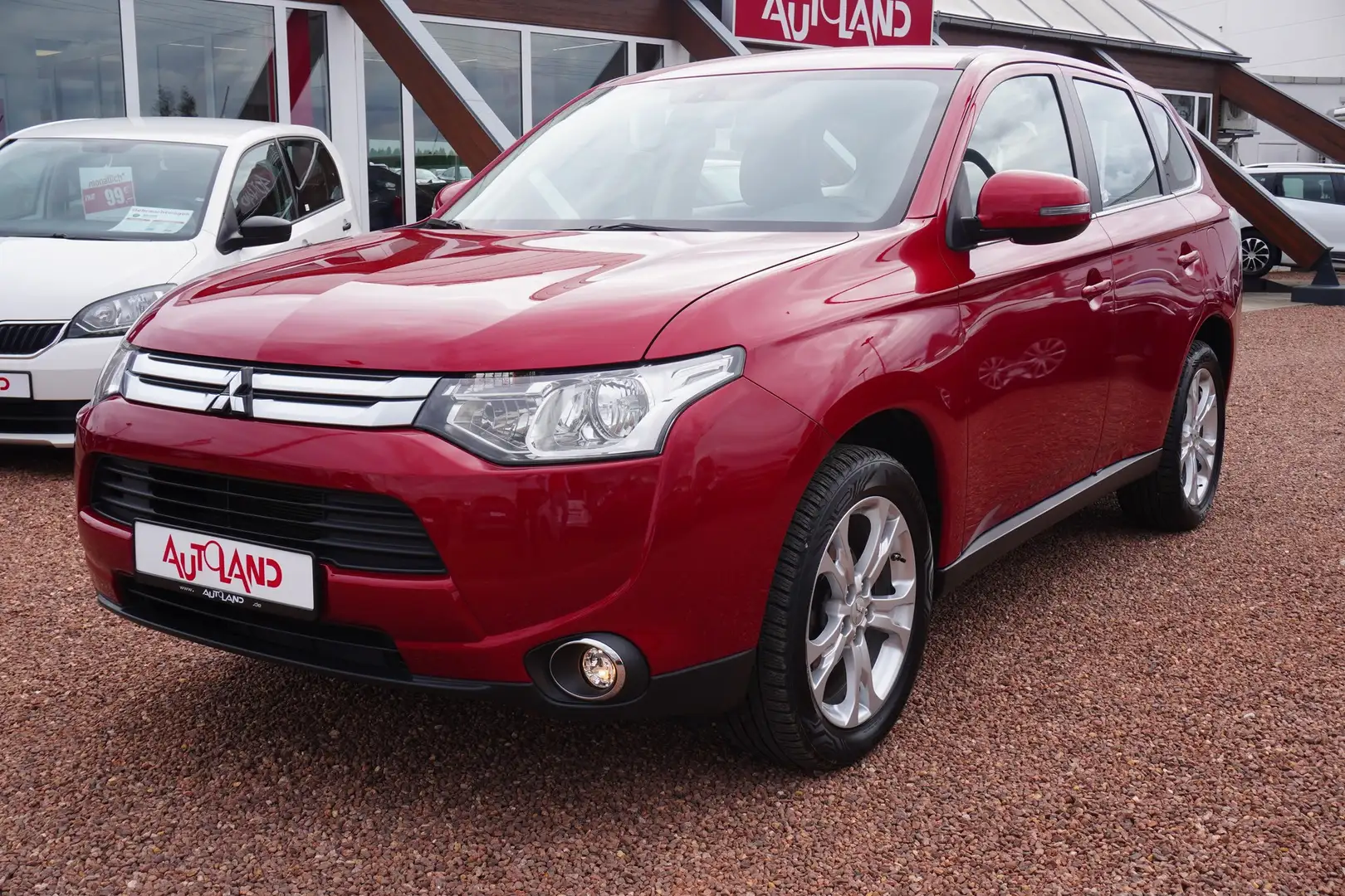 Mitsubishi Outlander 2.0 2WD Klimaaut. Tempomat Sitzheizung Rot - 2