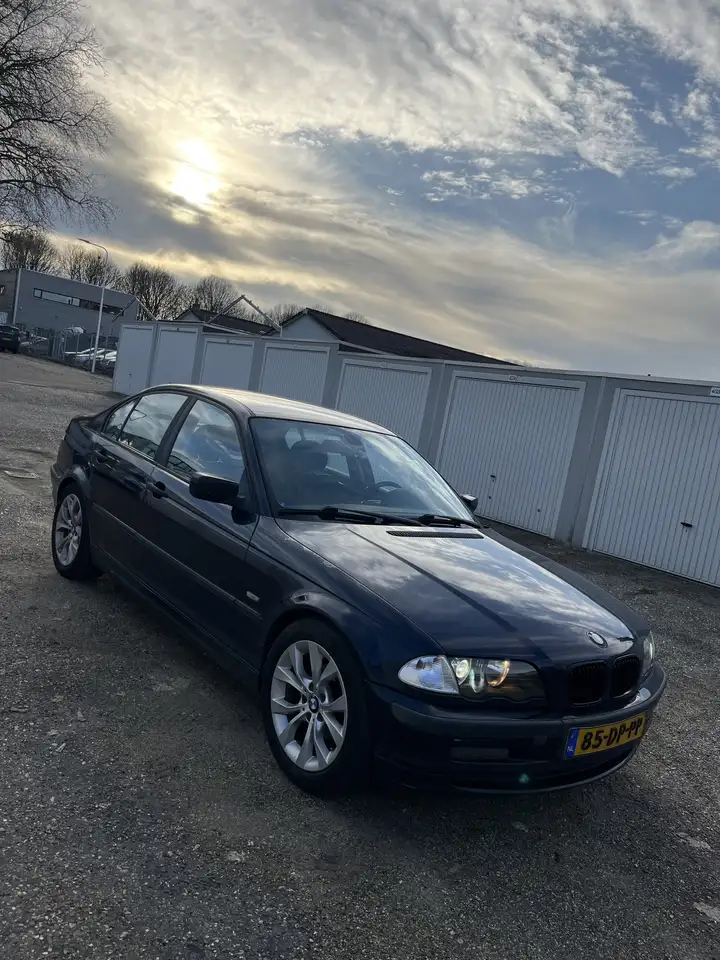 BMW 330 320d Executive, foto 1
