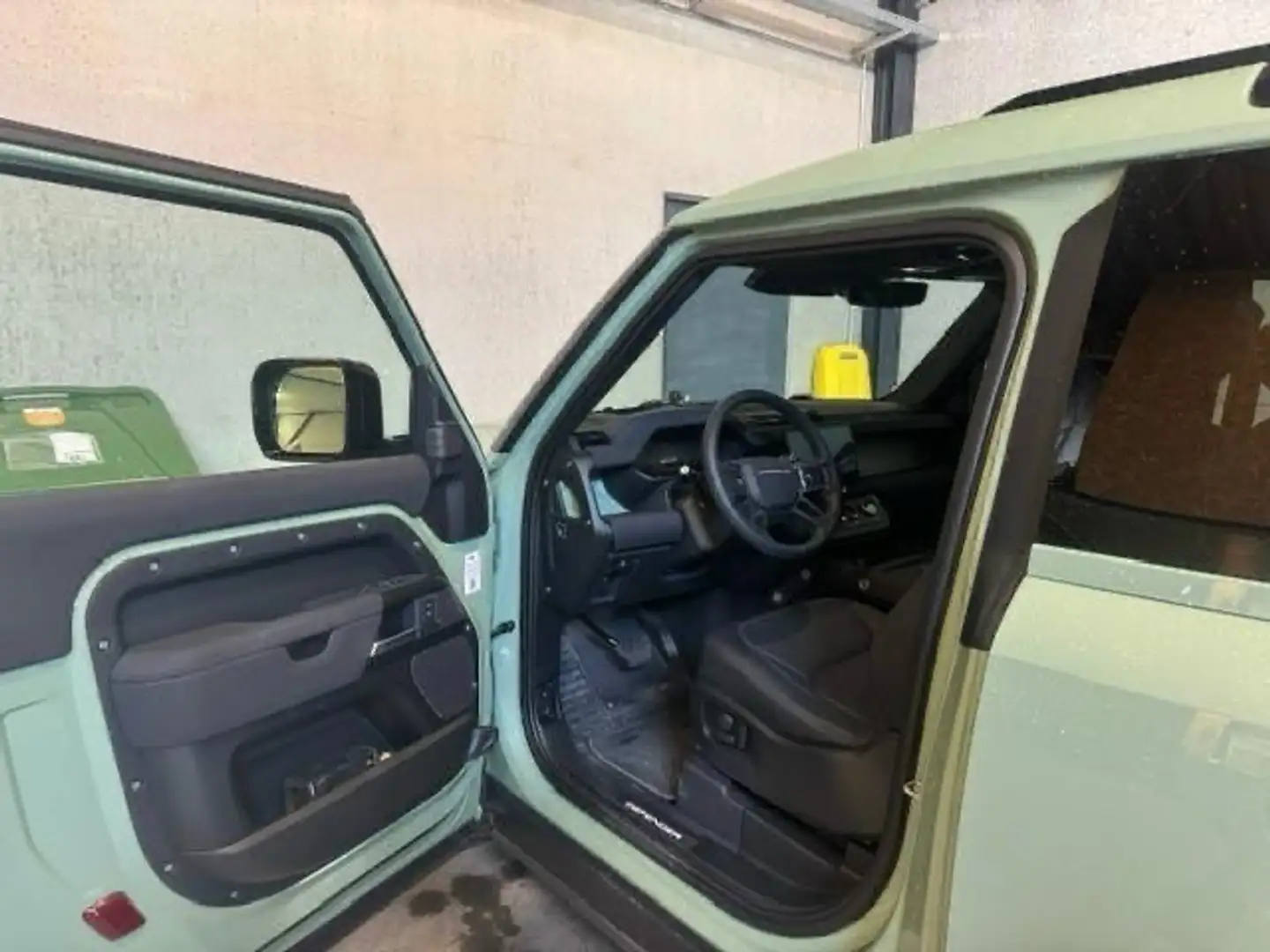 Land Rover Defender 90 P400 75th Limited Edition - 2