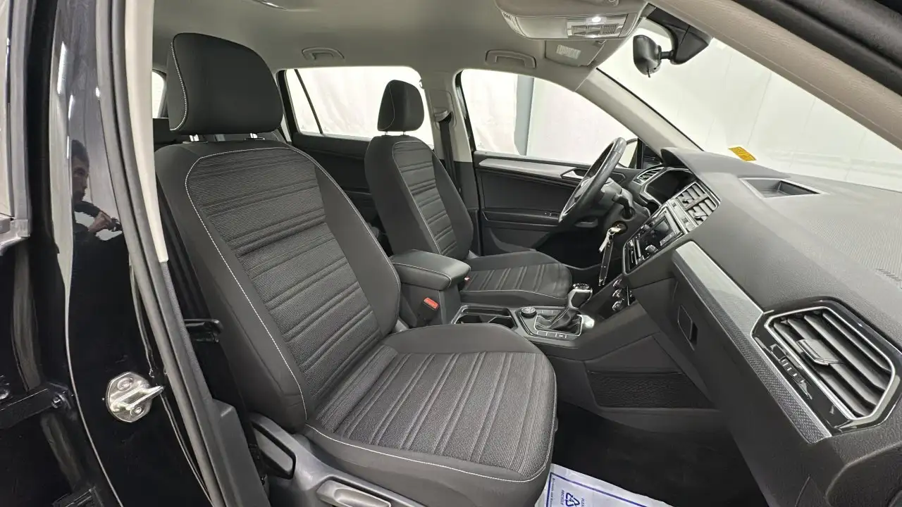 Volkswagen Tiguan photo Volkswagen Tiguan