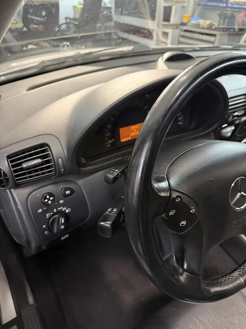 Mercedes-Benz C 240 Elegance Grijs - 2