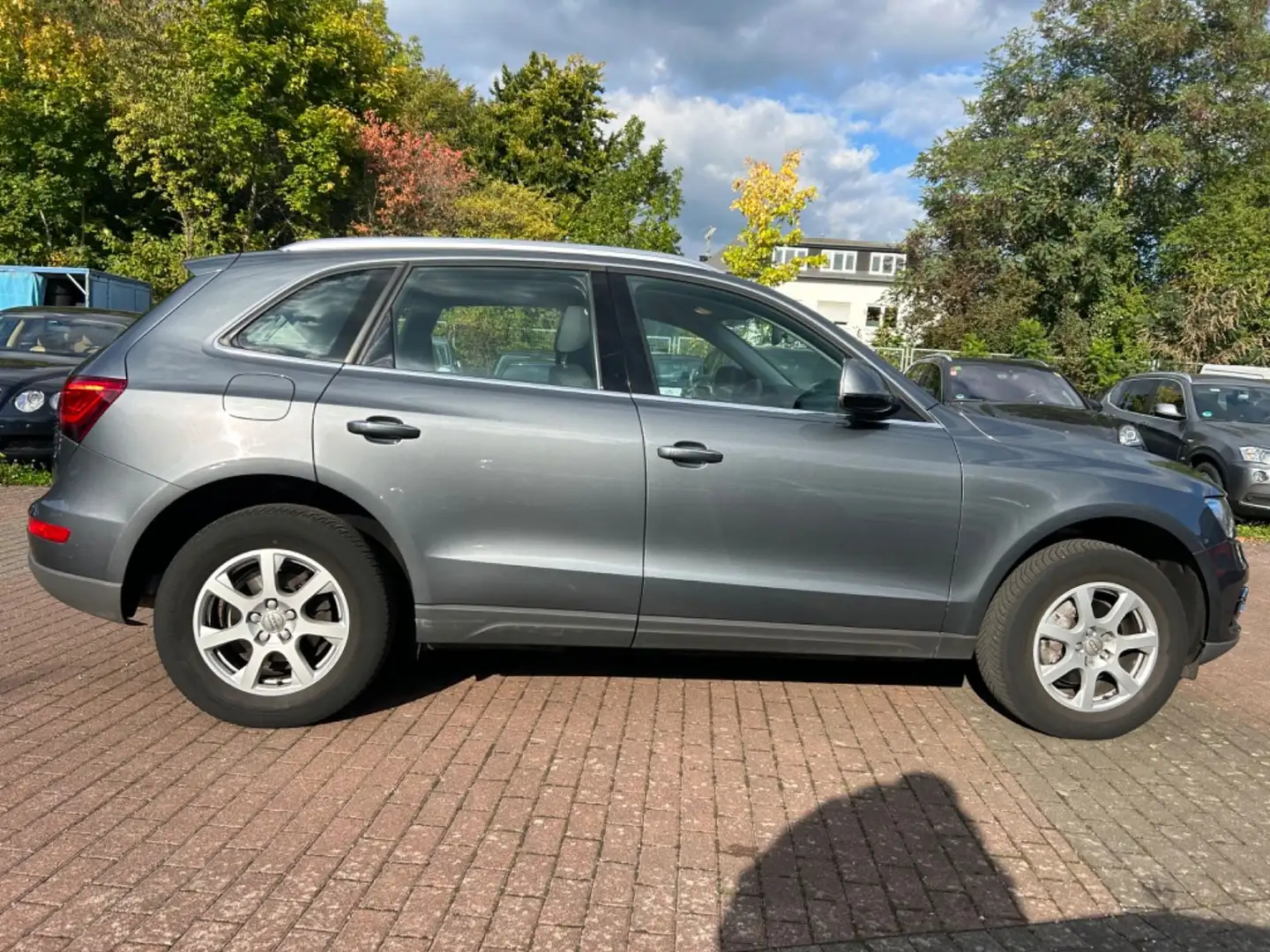 Audi Q5 2.0 TFSI  quattro *Xenon*ACC*1.Hand*Assistenz Grau - 2