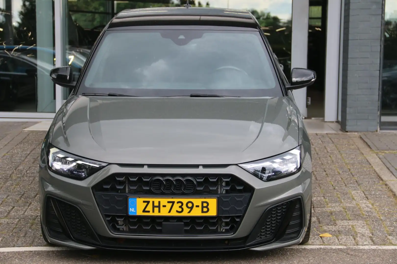 Audi A1 Sportback 30 TFSI S-LINE EDITION ONE NL-AUTO AUTOM Grau - 2