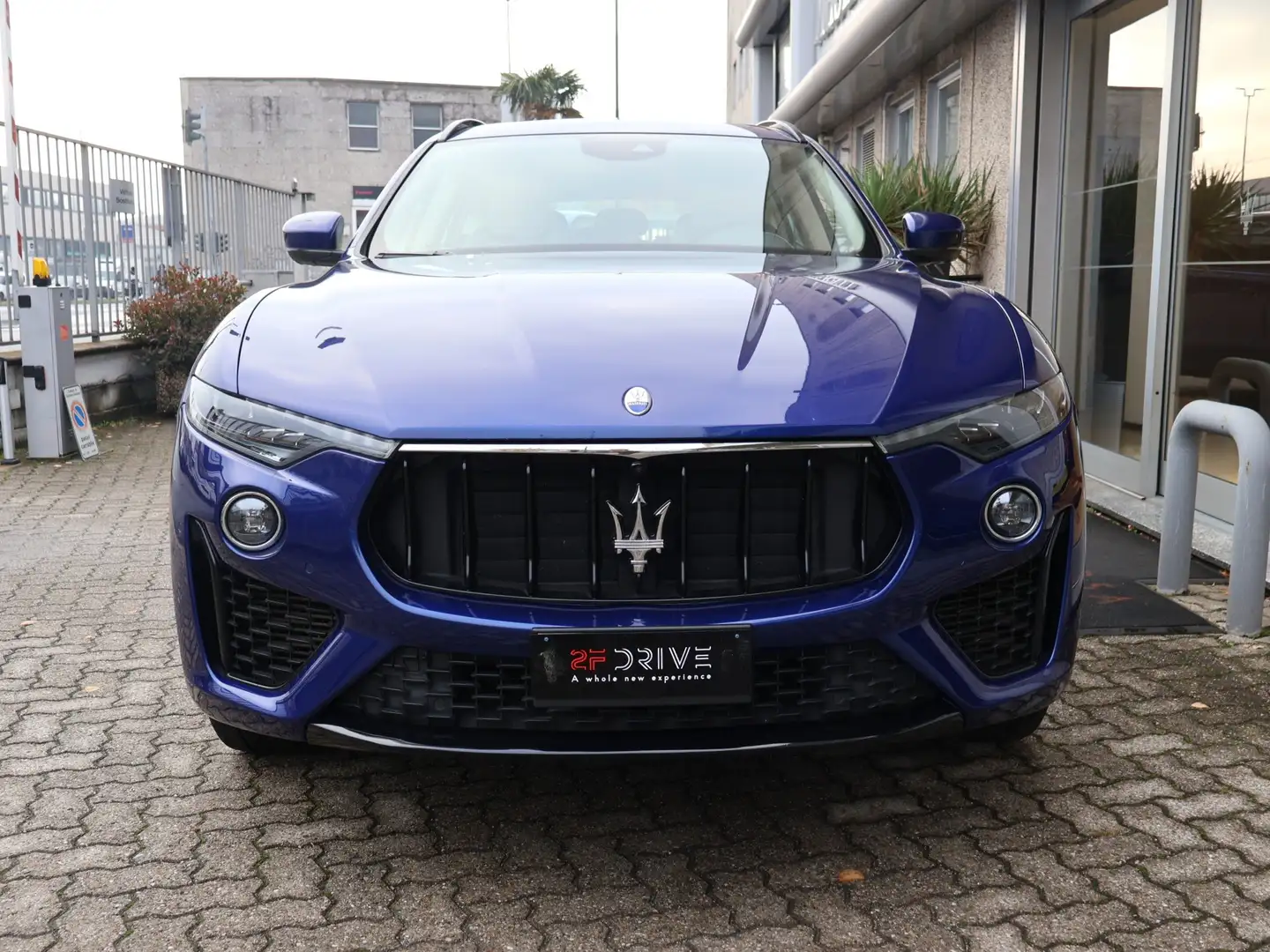Maserati Levante V6 430 CV Gransport Bleu - 2
