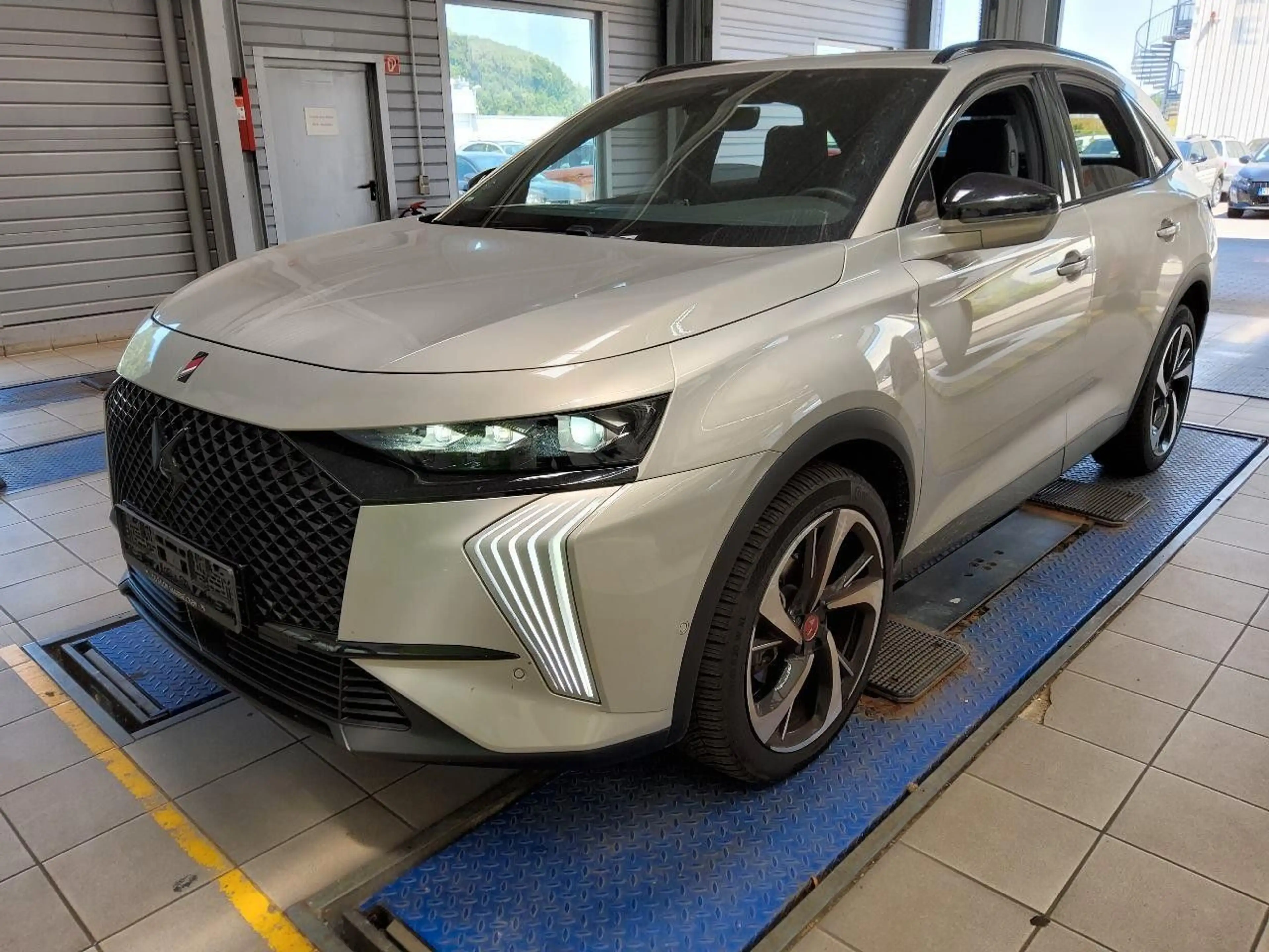 DS Automobiles DS 7 Crossback 1.5 HDI PERFORMANCE NAVI/LED/SHZ — photo 3