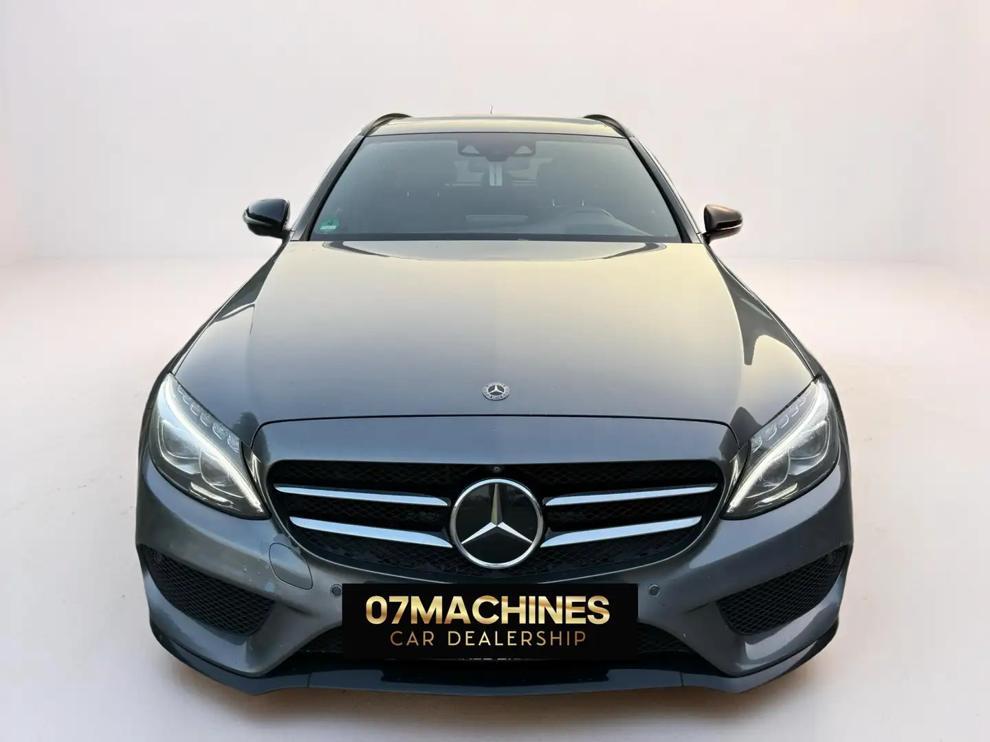 Mercedes-Benz C 300 T AMG Line Aut. Grijs - 2