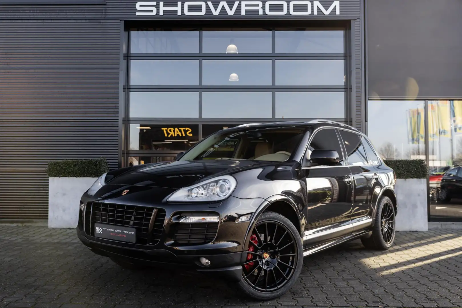 Porsche Cayenne 4.8 GTS, 405 PK, Schuifdak, Memory, Nieuwstaat! Black - 2