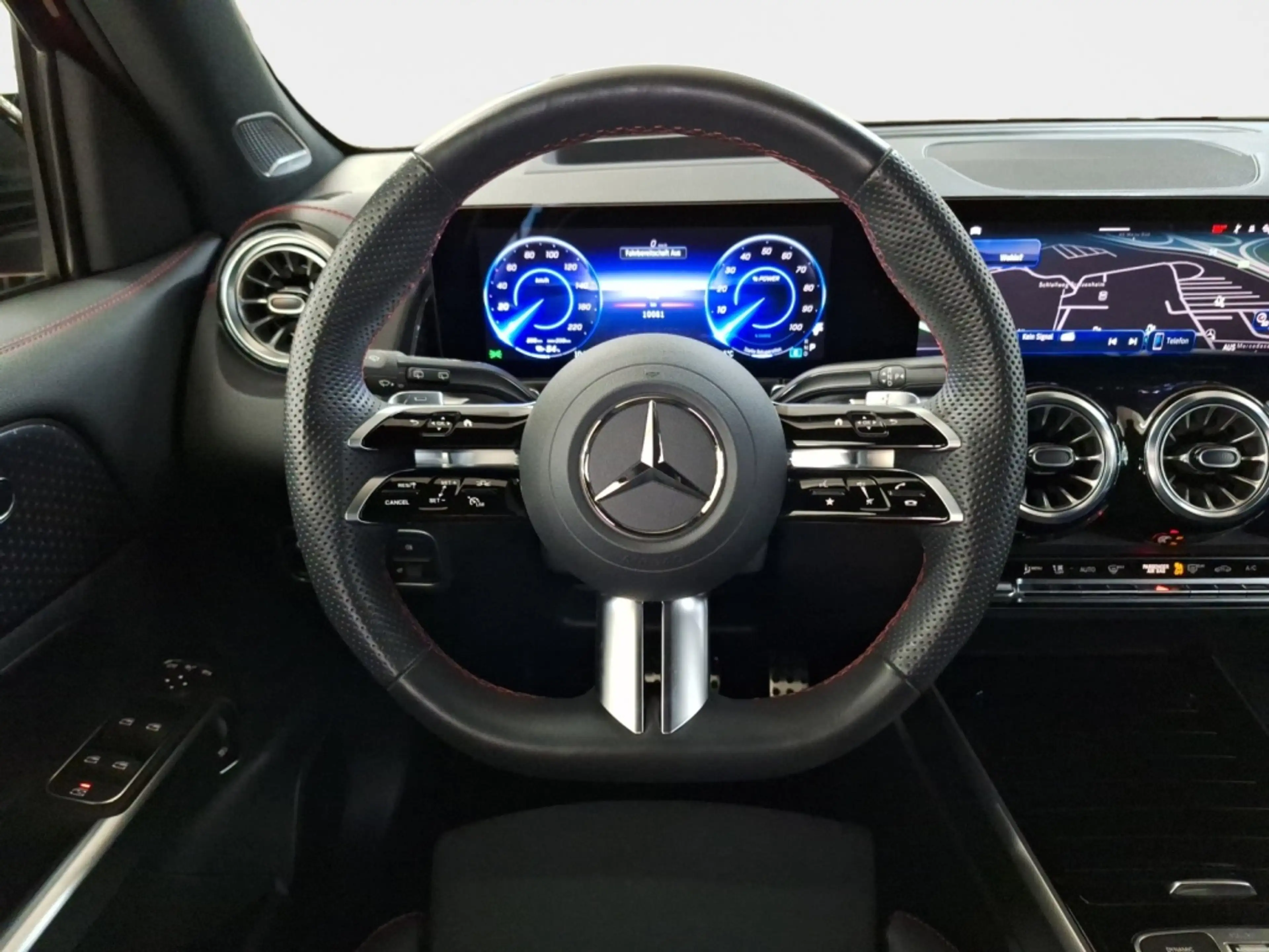 Mercedes-Benz EQB 350 4MATIC AMG Premium Night AHK Pano 360° Navi Premiu — photo 13