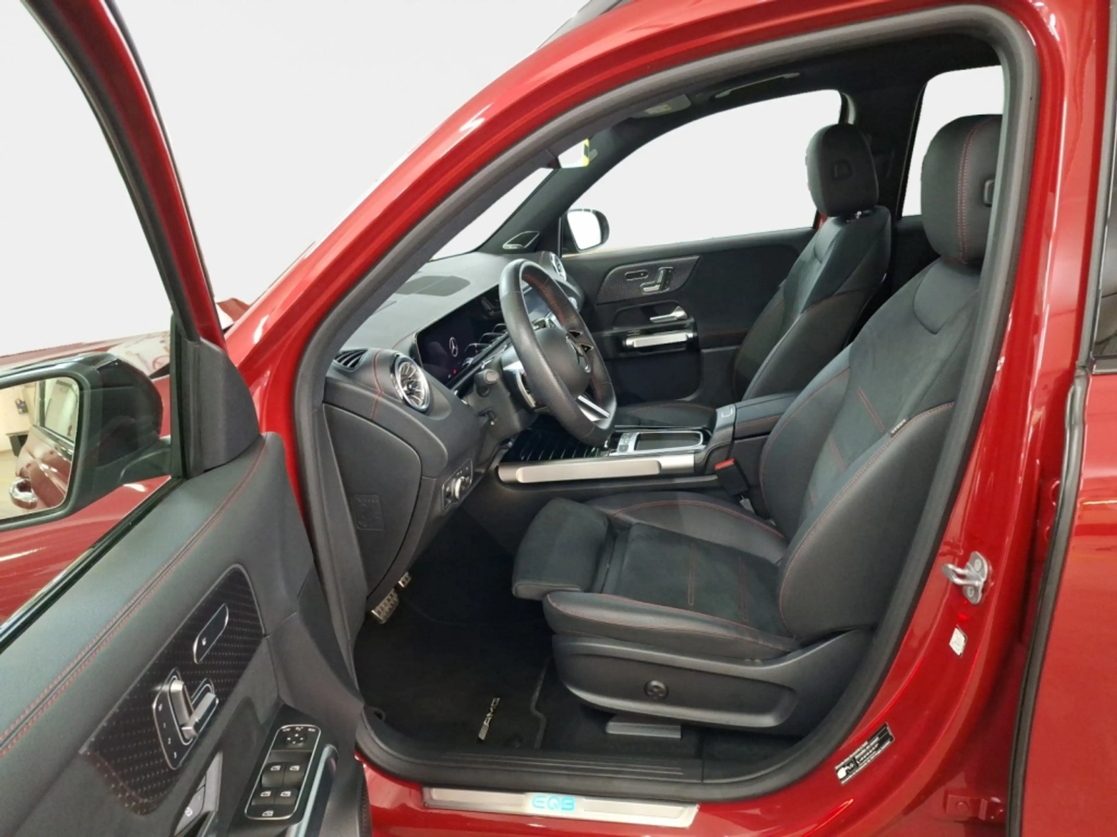 Mercedes-Benz EQB 350 4MATIC AMG Premium Night AHK Pano 360° Navi Premiu — photo 10