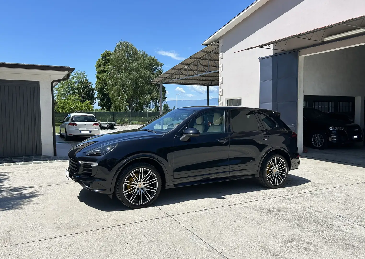 Porsche Cayenne Cayenne 3.0diesel tiptronic GTS euro6 Full Opt. Zwart - 1