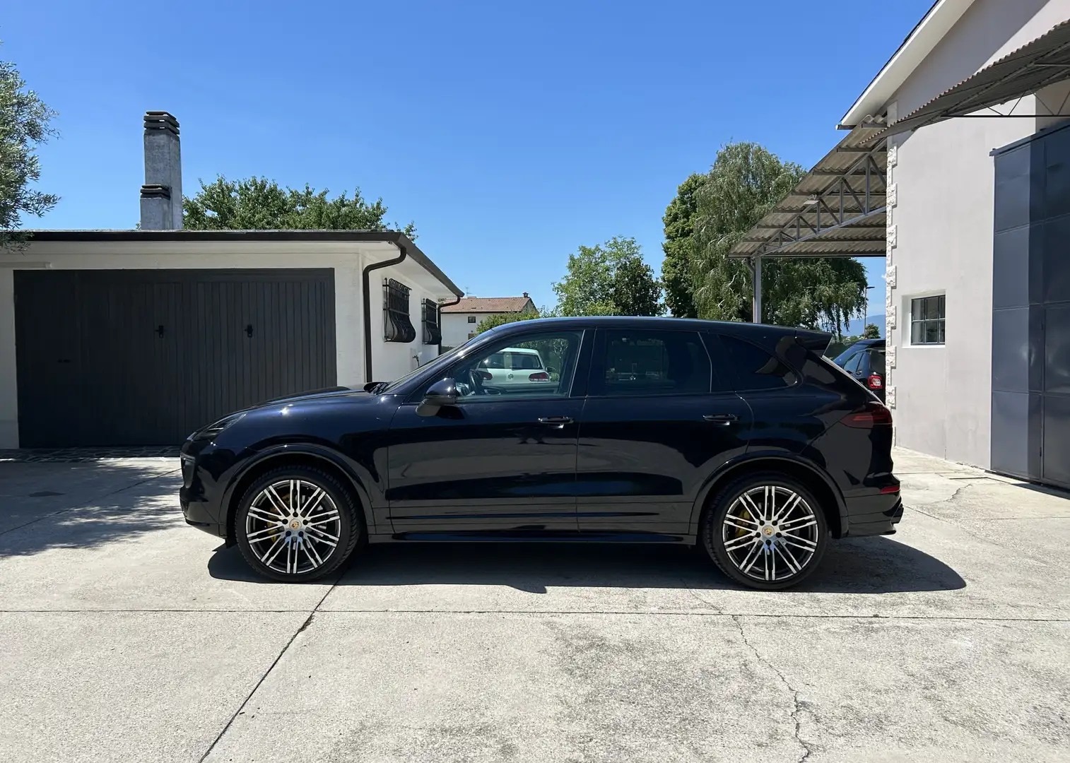 Porsche Cayenne Cayenne 3.0diesel tiptronic GTS euro6 Full Opt. Zwart - 2