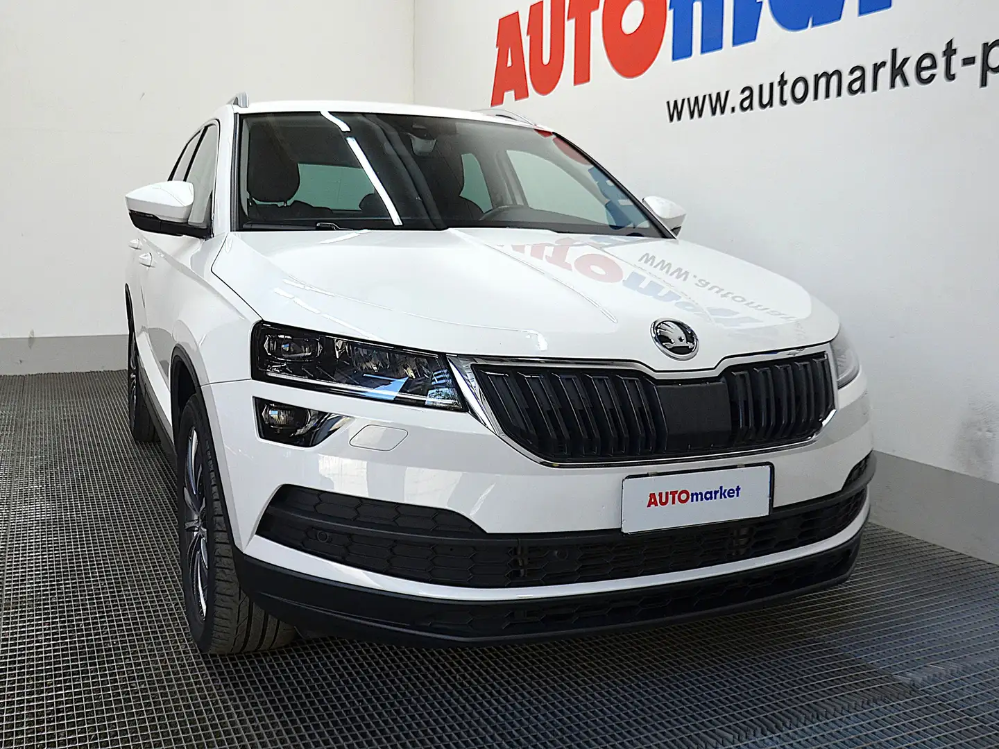 Skoda Karoq 2.0 TDI Style 4x4 190cv dsg Weiß - 2