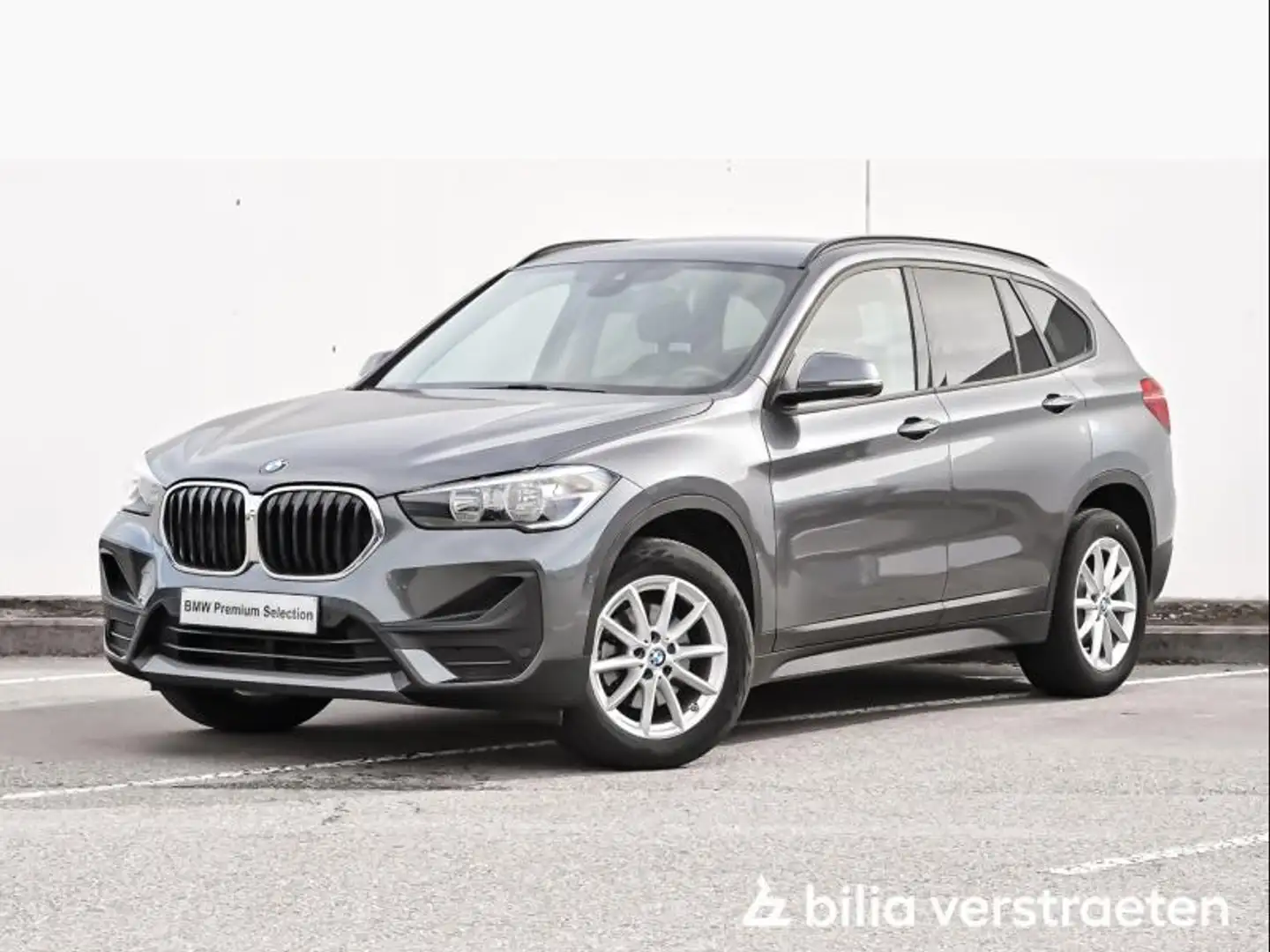 BMW X1 18i Schwarz - 1
