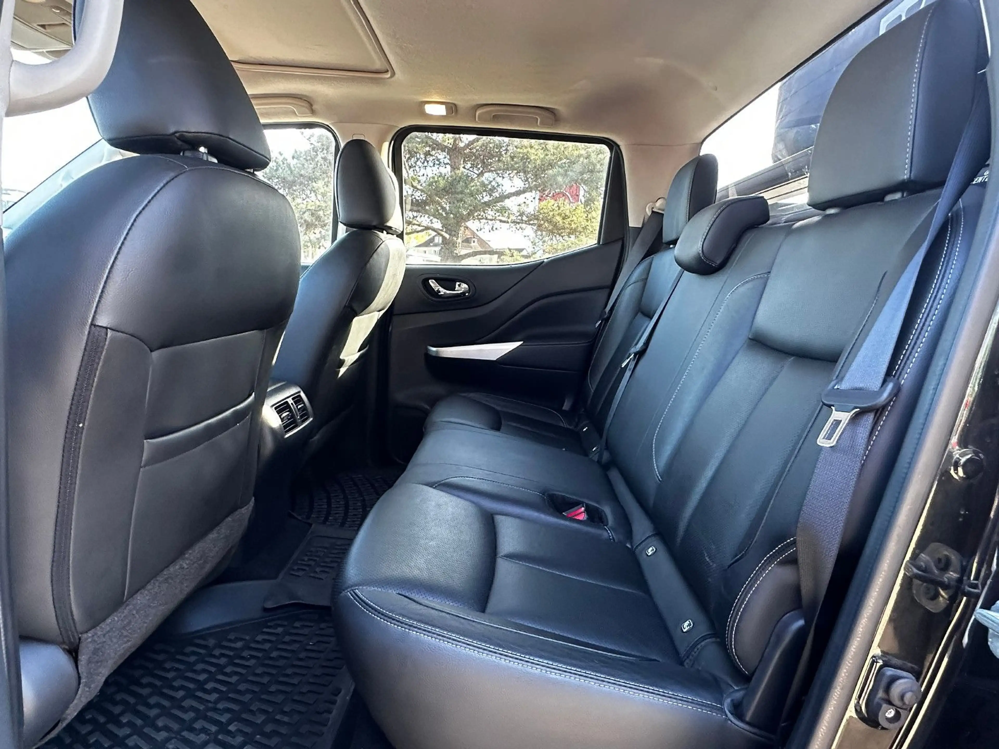 Renault Alaskan Intens Double Cab 4x4 — photo 11