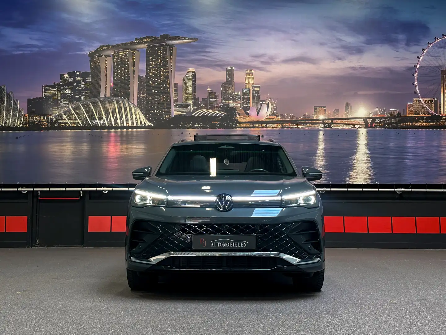 Volkswagen Tiguan 1.5 eTSI 3x R-Line Edition Harman/Kardon|HUD|Pano| Gris - 2