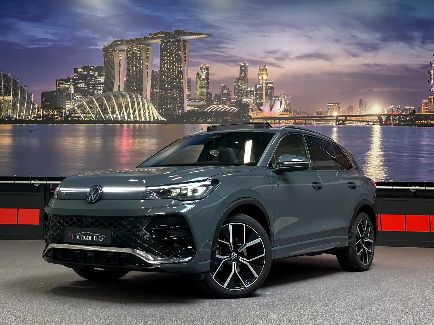 Volkswagen Tiguan 1.5 eTSI 3x R-Line Edition Harman/Kardon|HUD|Pano| Gris - 1