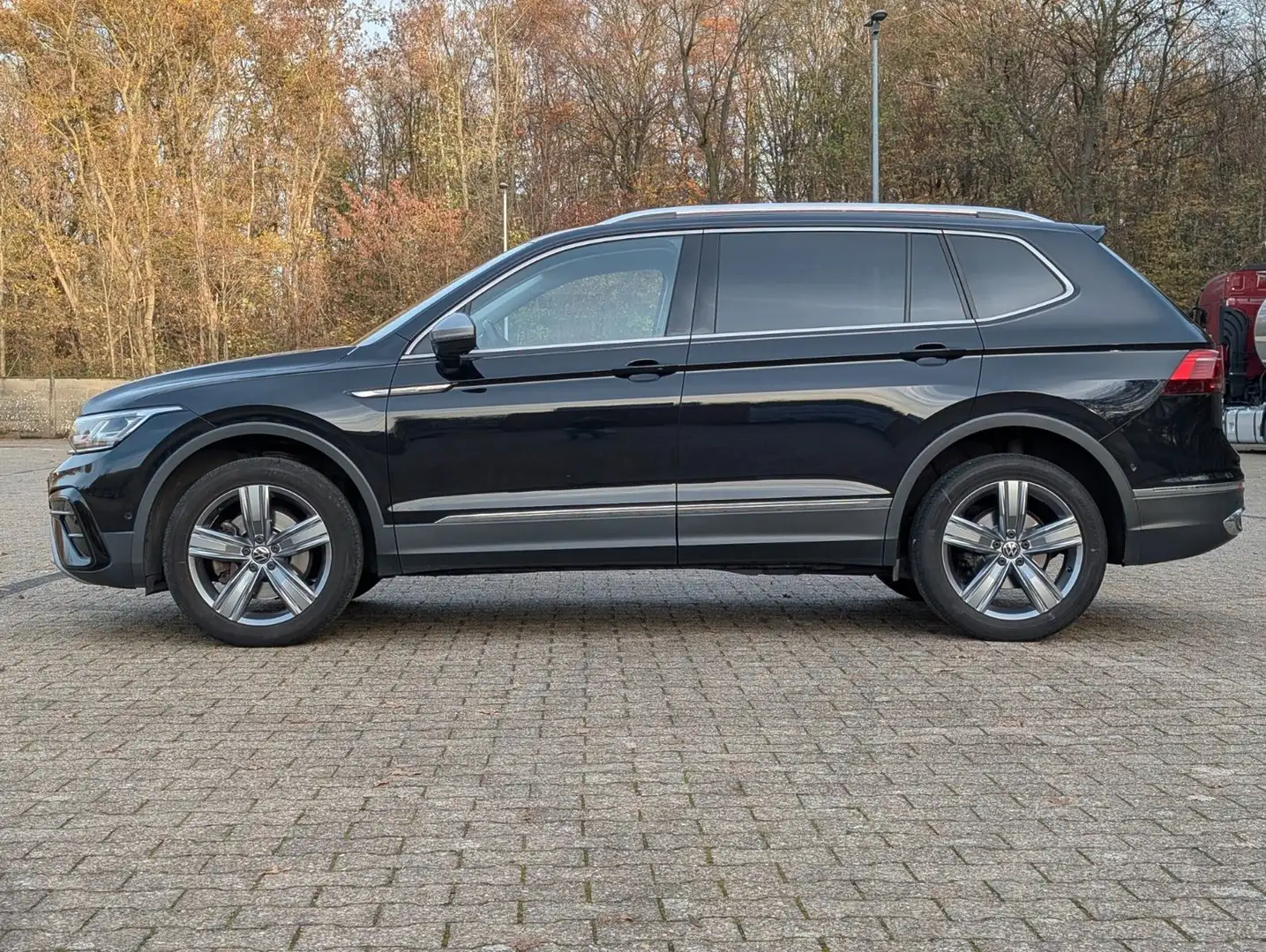 Volkswagen Tiguan Allspace Elegance 4M IQ.Light/KeyLess/EHK Schwarz - 2
