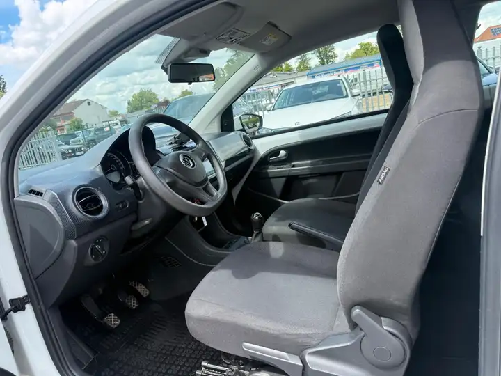 Volkswagen up! move up! 1.0 MPI 48kW 5-Gang 2 Türen *KLIMA* – Foto 13
