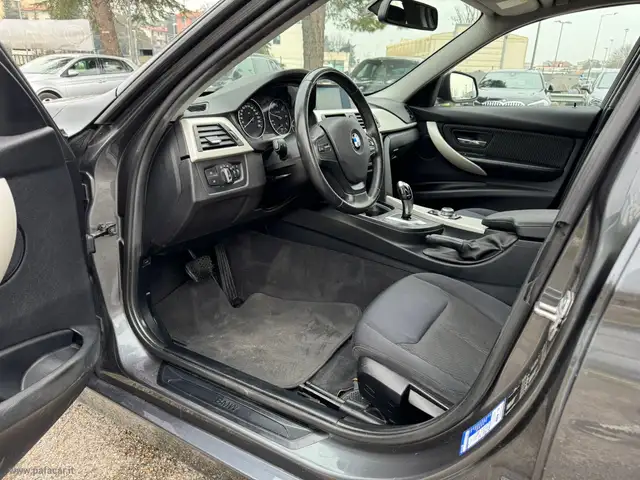 BMW 3 Series view 19
