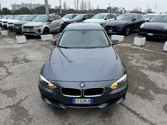 BMW 3 Series view 17