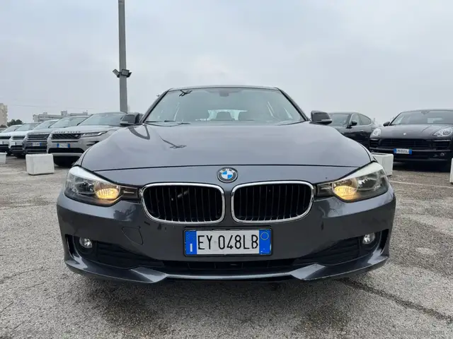 BMW 3 Series view 10