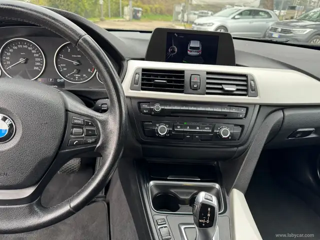 BMW 3 Series view 23