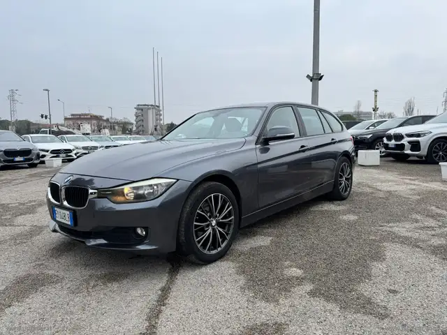 BMW 3 Series view 16