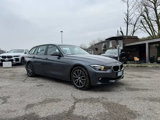 BMW 3 Series view 3