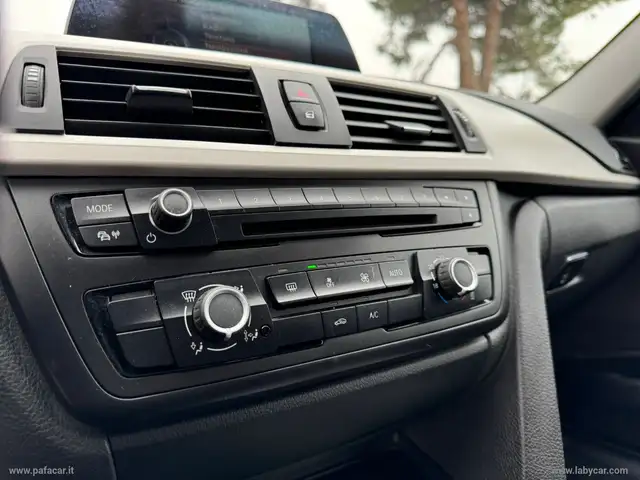 BMW 3 Series view 27