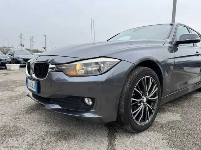 BMW 3 Series view 15