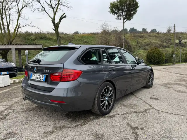 BMW 3 Series view 21