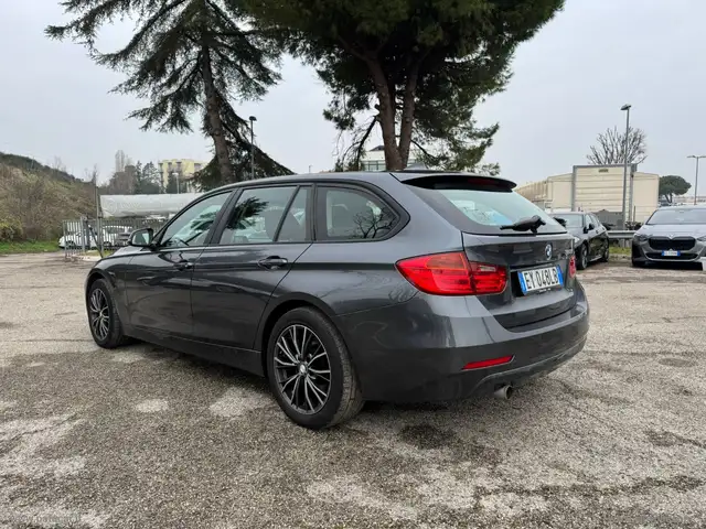 BMW 3 Series view 12