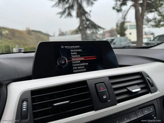 BMW 3 Series view 26