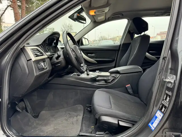 BMW 3 Series view 9