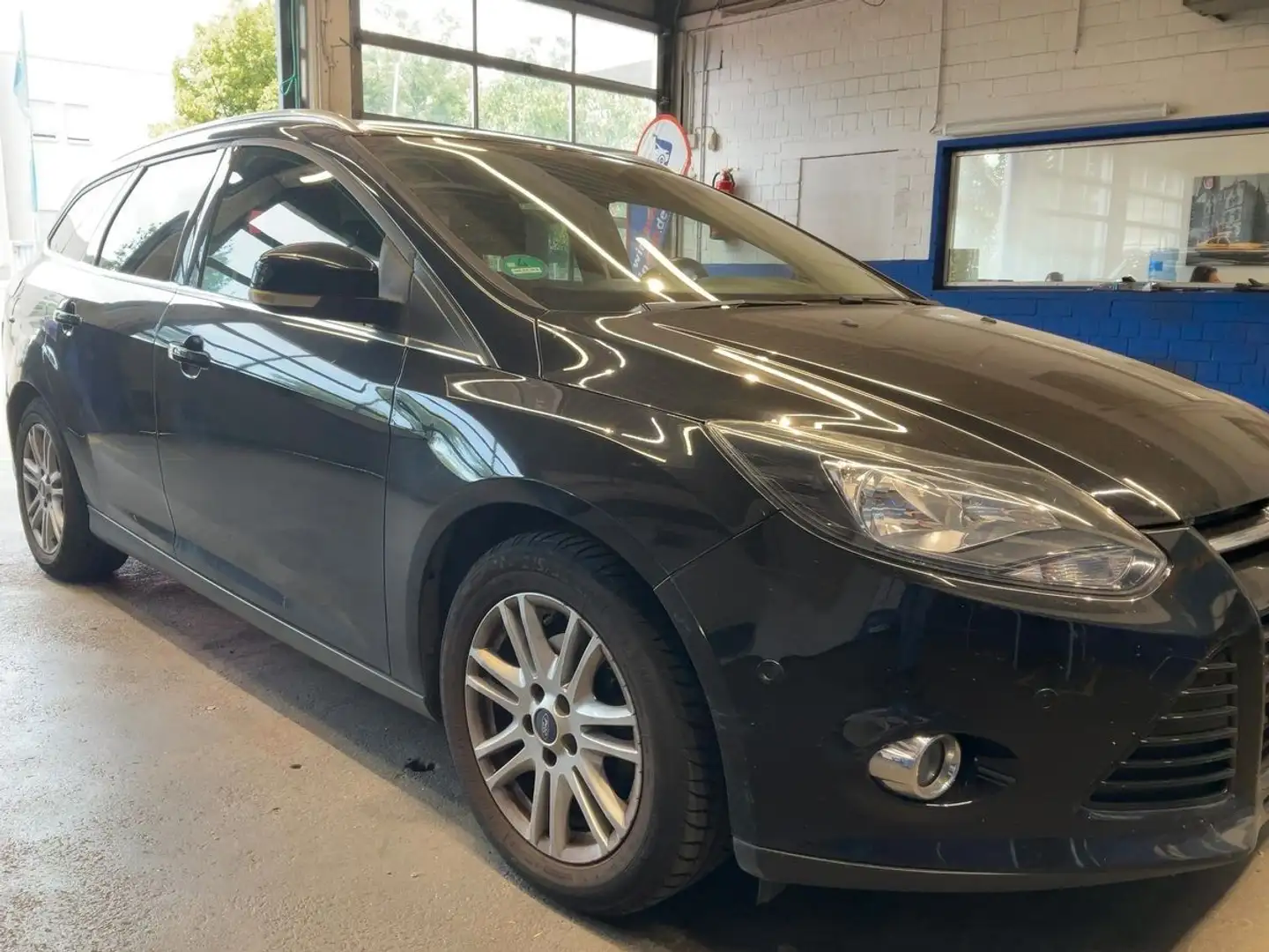 Ford Focus Turnier Titanium ZAHNRIEM NEU/PDC/TEMP/SHZ Noir - 2