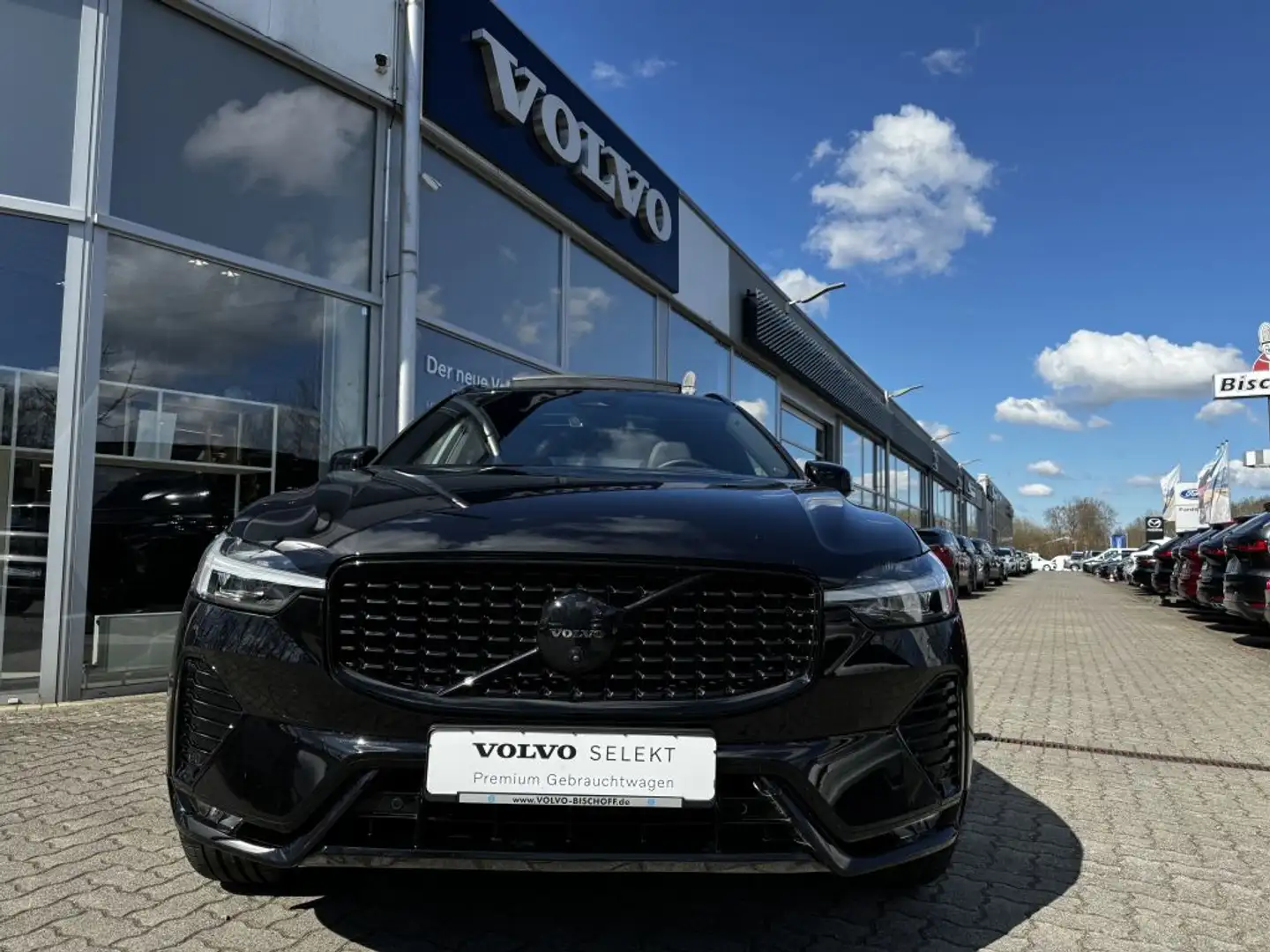 Volvo XC60 B5 B AWD Ultimate Black Edition B&W, 360° Kamera Schwarz - 2