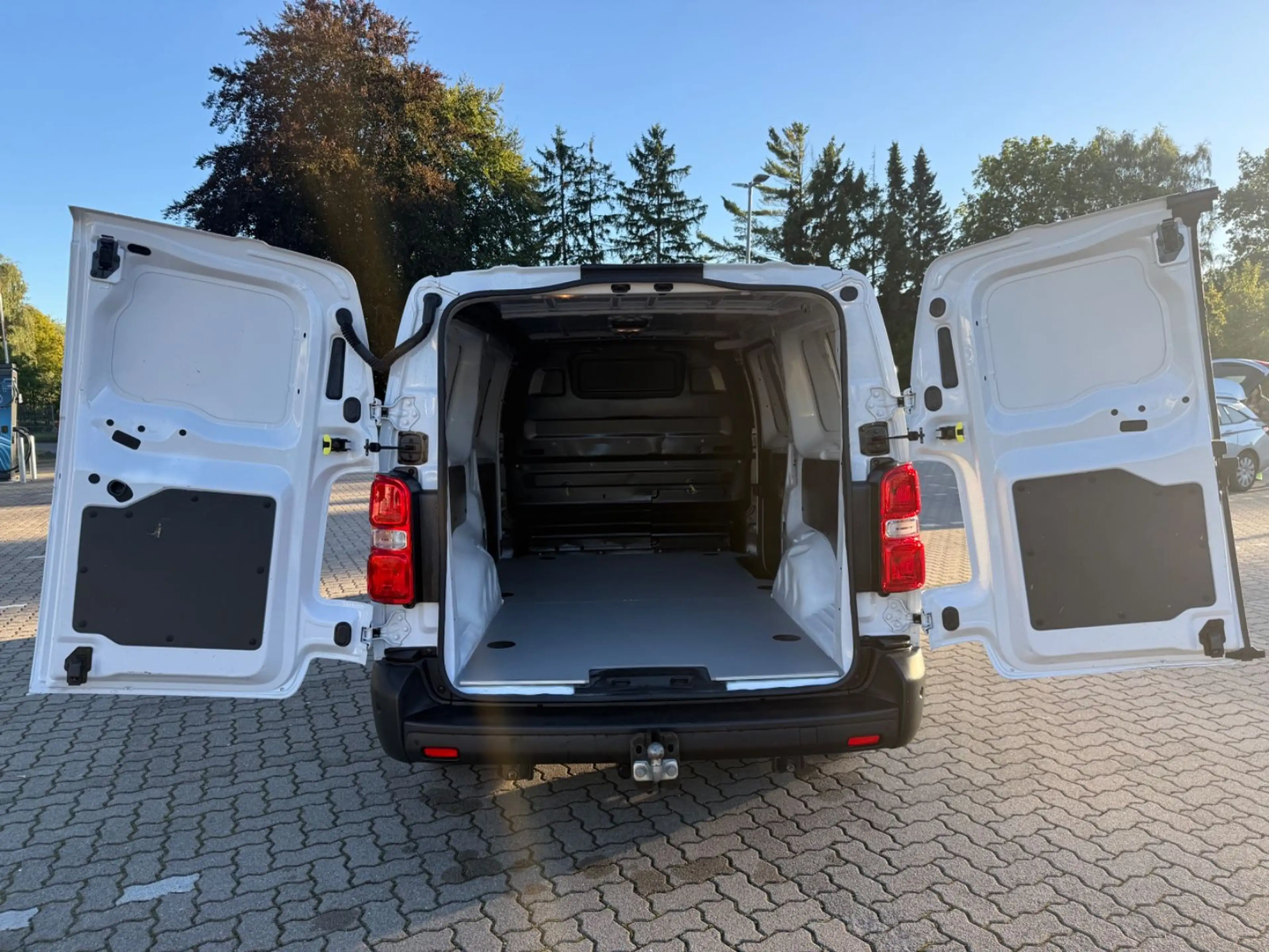Opel Vivaro extralang L3 Navi AHK 360° Cam ENJOY+S&S — photo 12