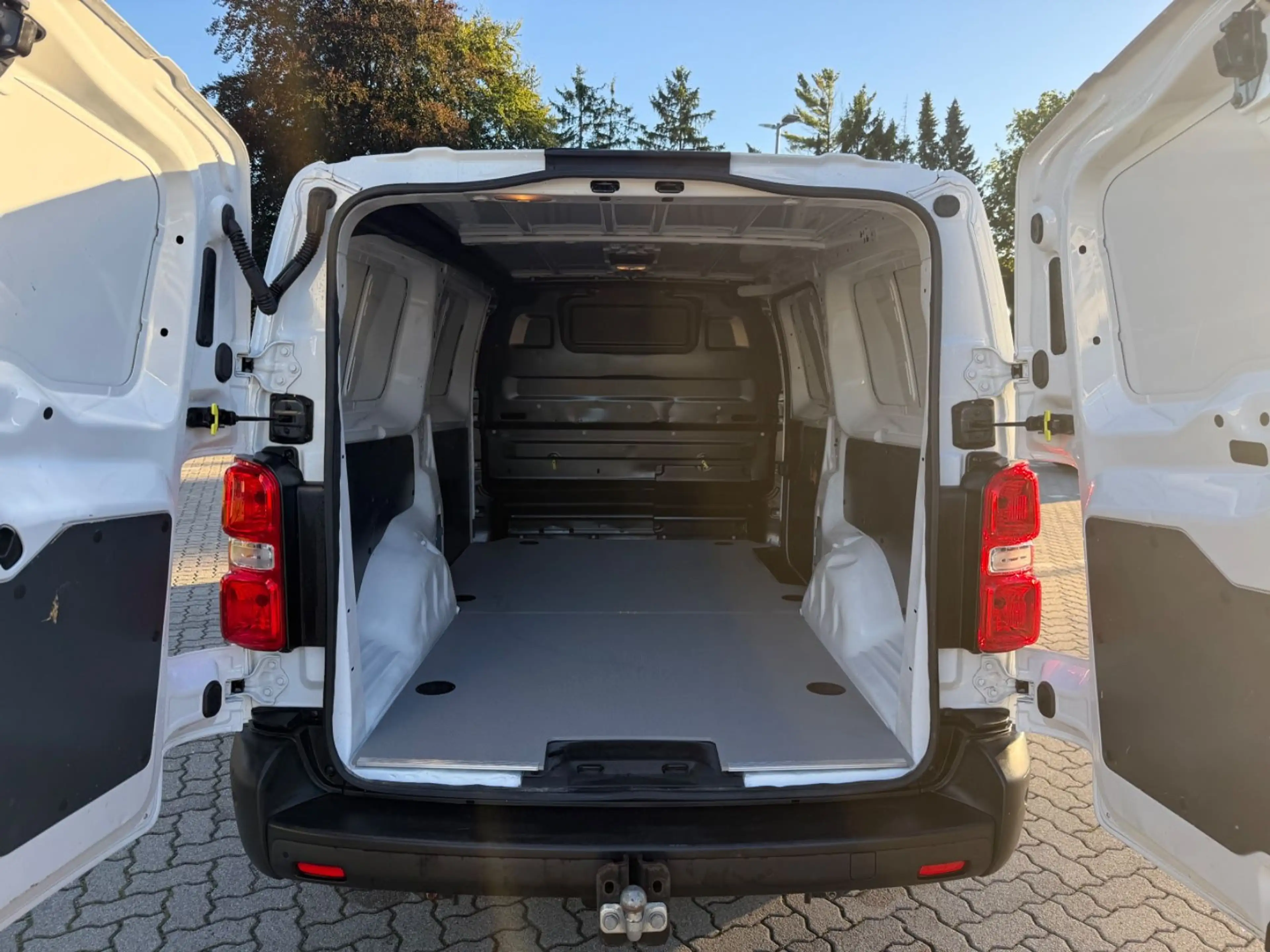 Opel Vivaro extralang L3 Navi AHK 360° Cam ENJOY+S&S — photo 9