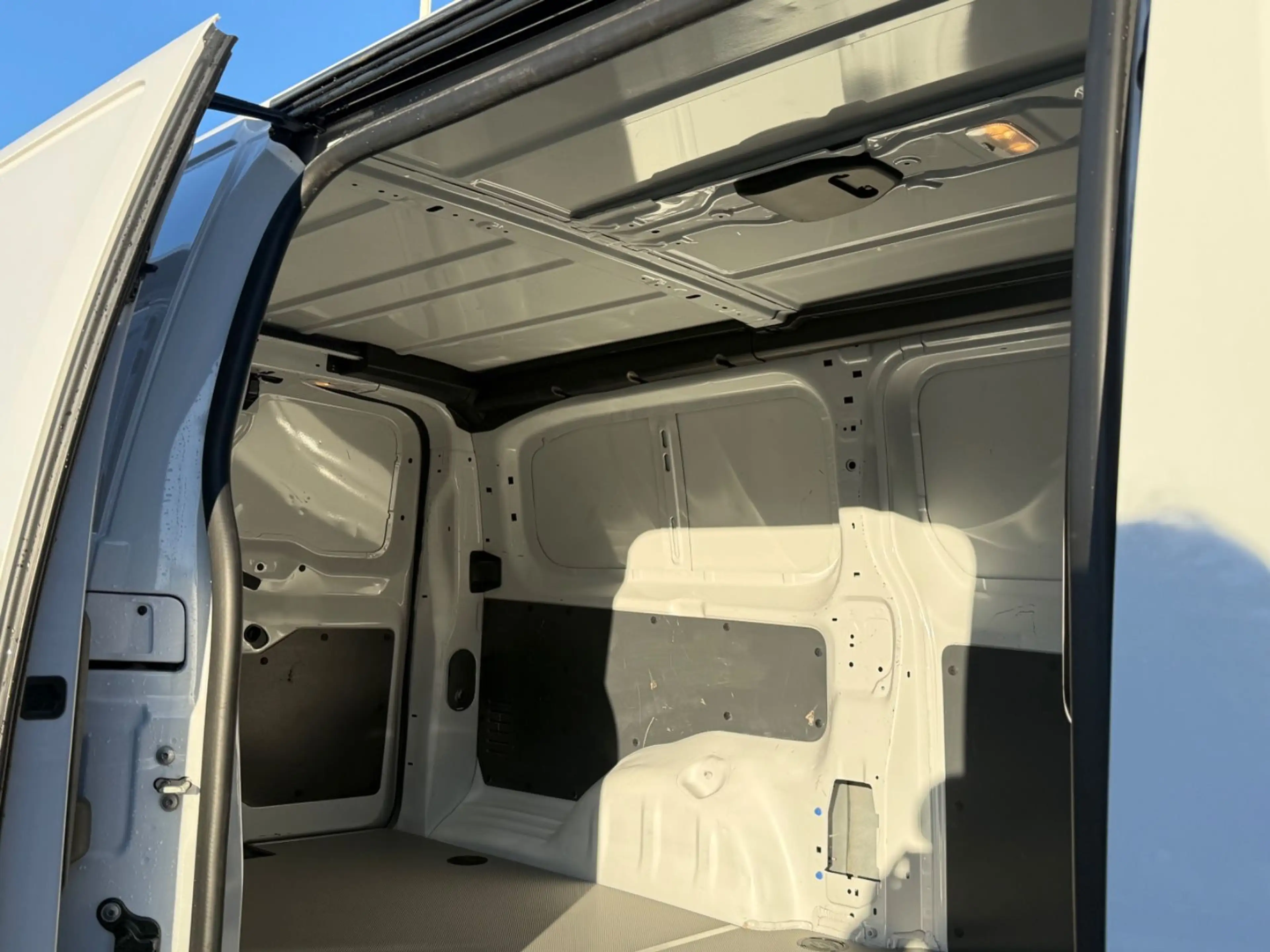 Opel Vivaro extralang L3 Navi AHK 360° Cam ENJOY+S&S — photo 15