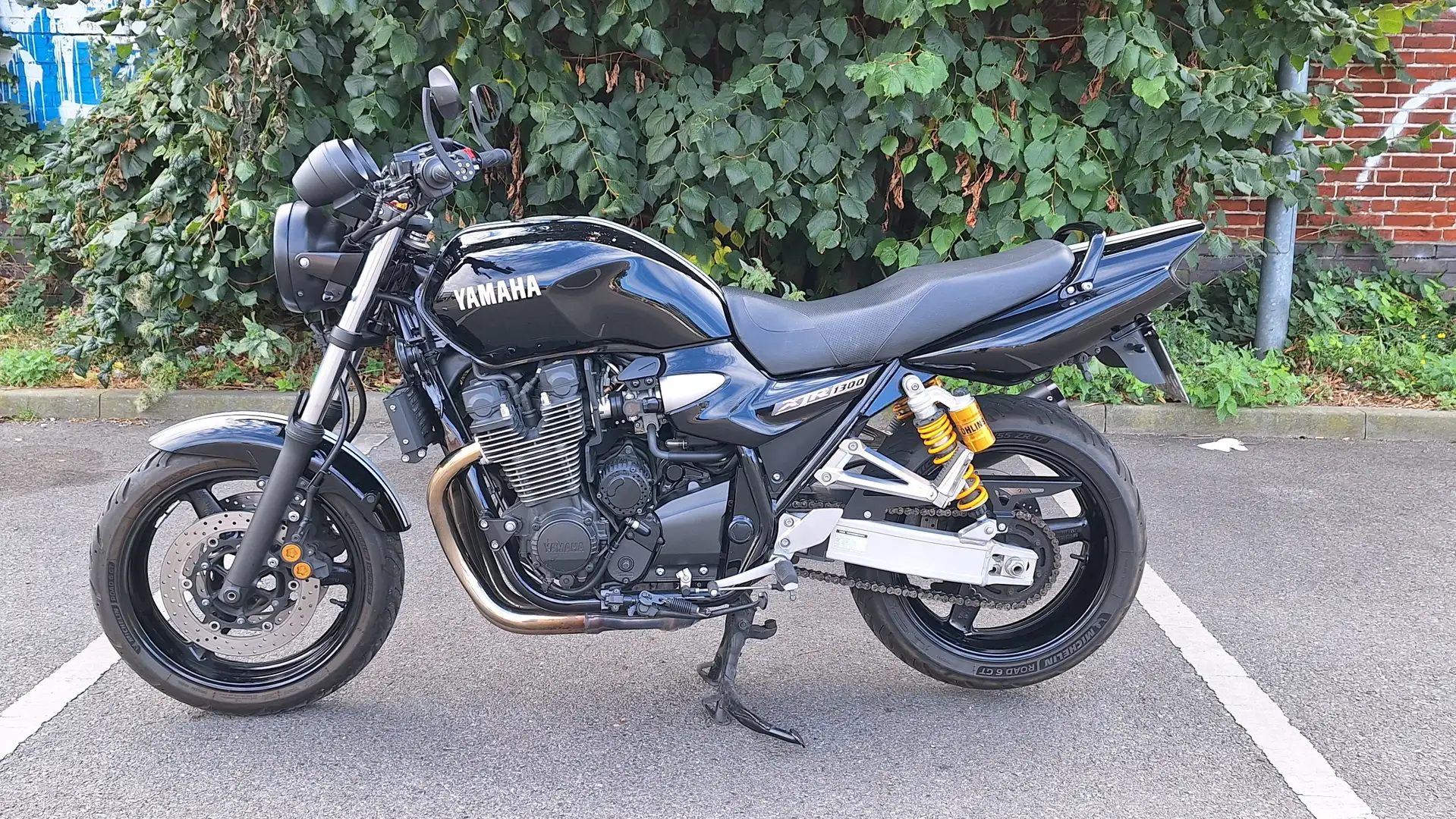 Yamaha XJR 1300 Schwarz - 2